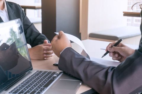 Ingenieure bei einer Projektbesprechung